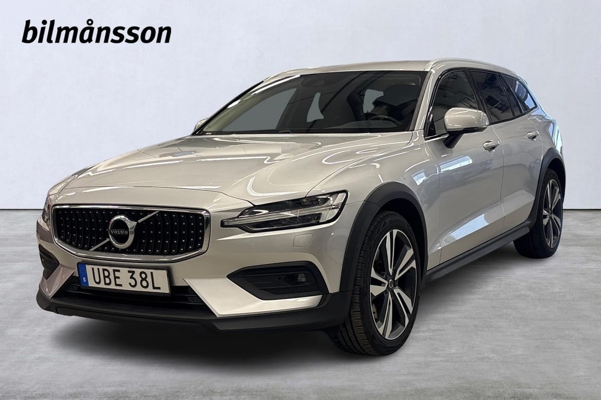 Volvo V60 Cross Country B4