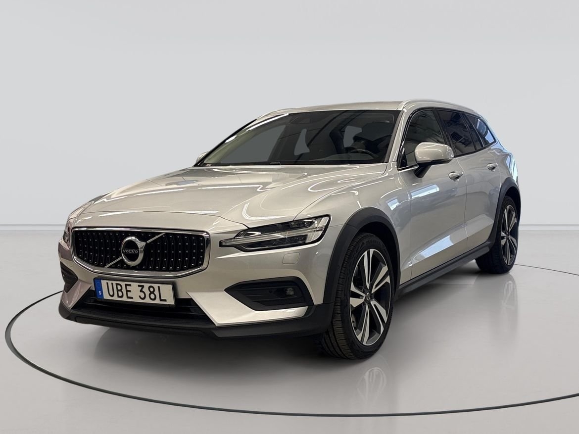 Volvo V60 Cross Country B4
