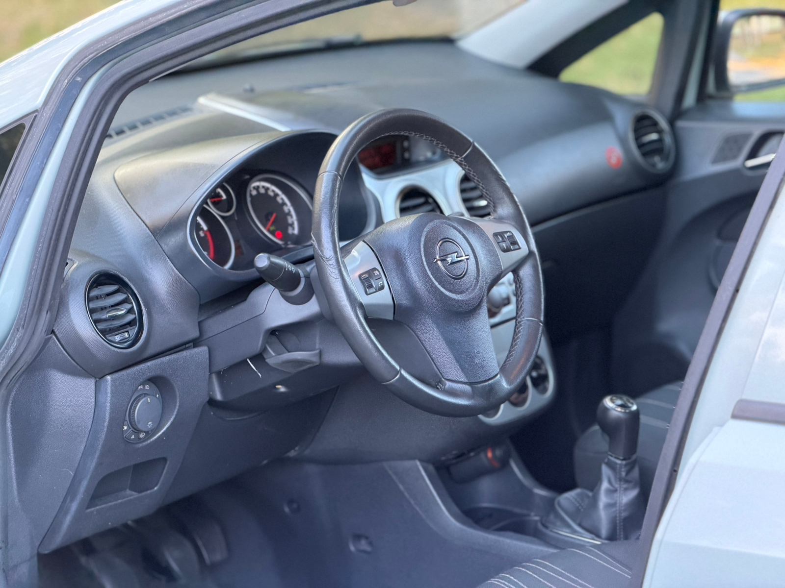 Opel Corsa 2009, bild 7/10