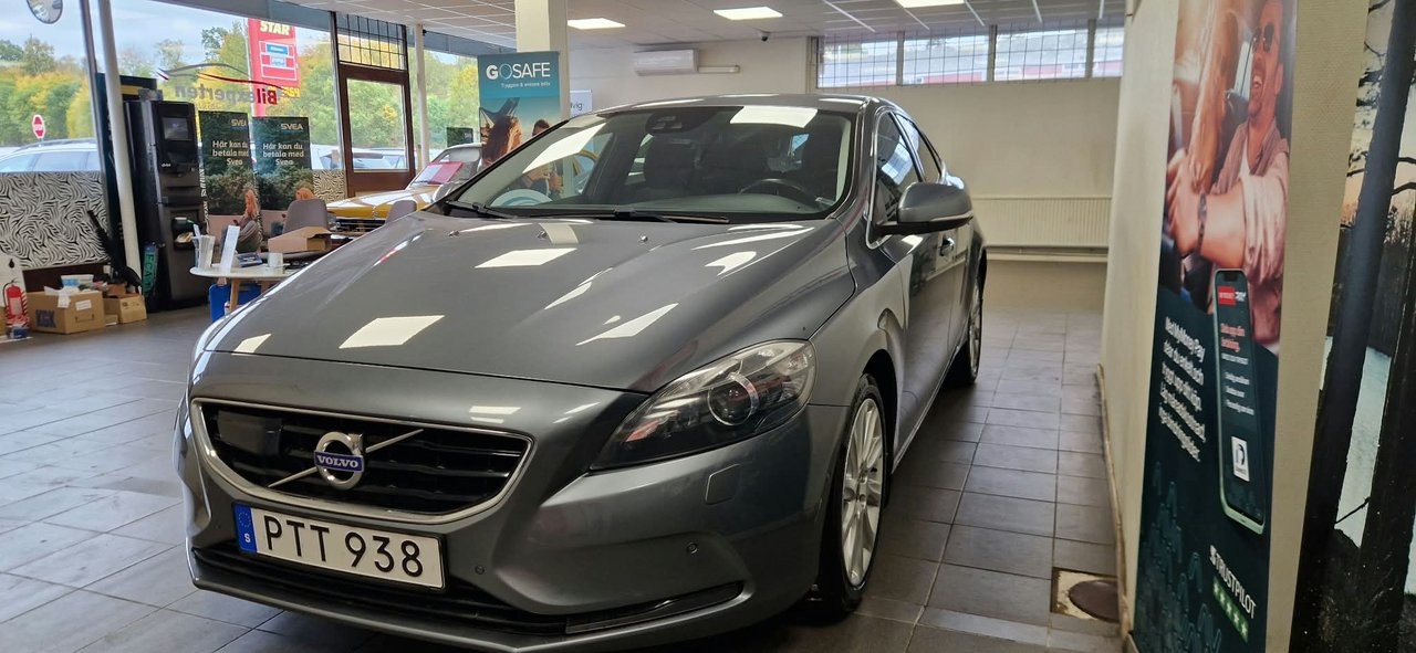 Volvo V40 D2 Momentum 2016, bild 2/10
