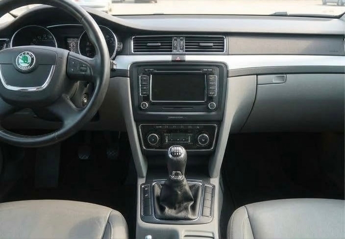 Skoda Superb 1.8 TSI 2010, kuva 6/10