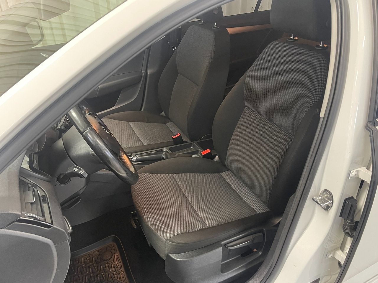 Skoda Octavia 1.6 TDI 2014, bild 6/15