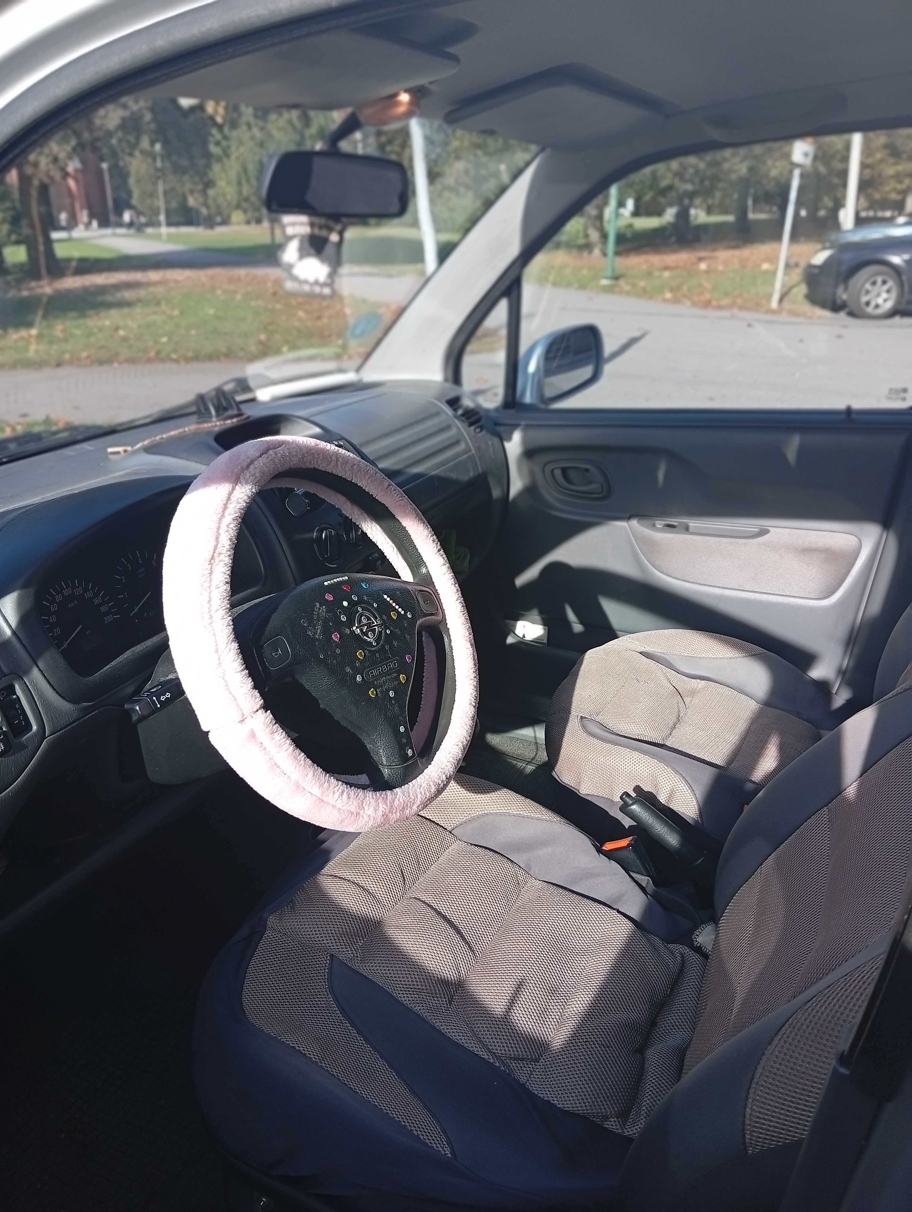 Opel Agila 2001, bild 2/4