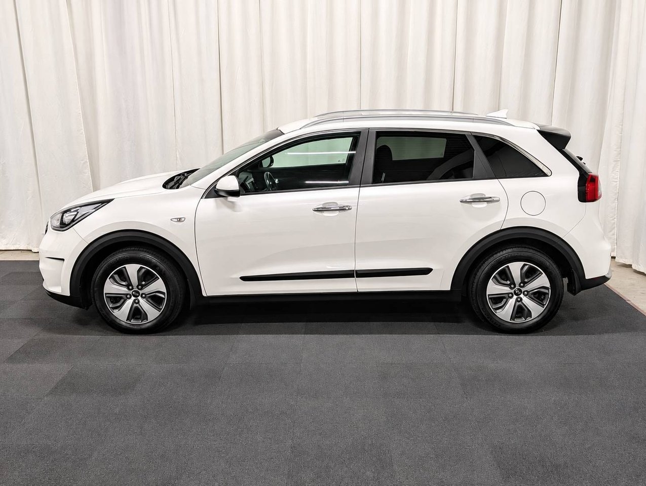 Kia Niro 1.6 GDI Hybrid Advance Plus 2018, bild 2/10