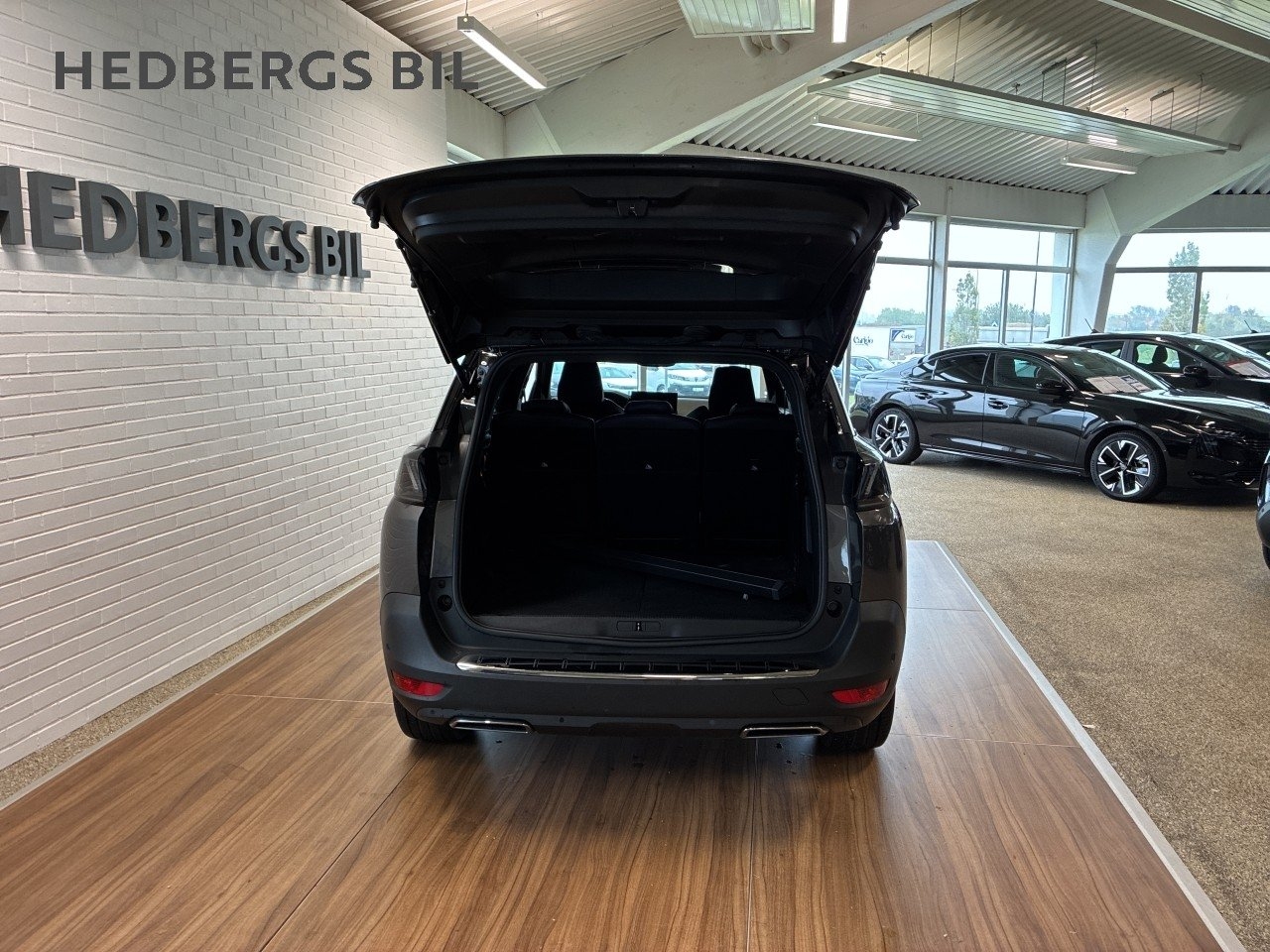 Peugeot 5008 1.2 PureTech 130 GT 2023, photo 6/10