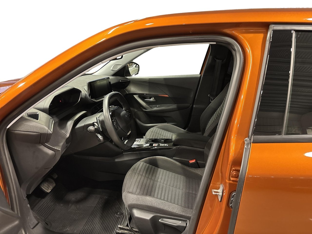 Peugeot 2008 1.2 PureTech 130 Active 2022, bild 7/10