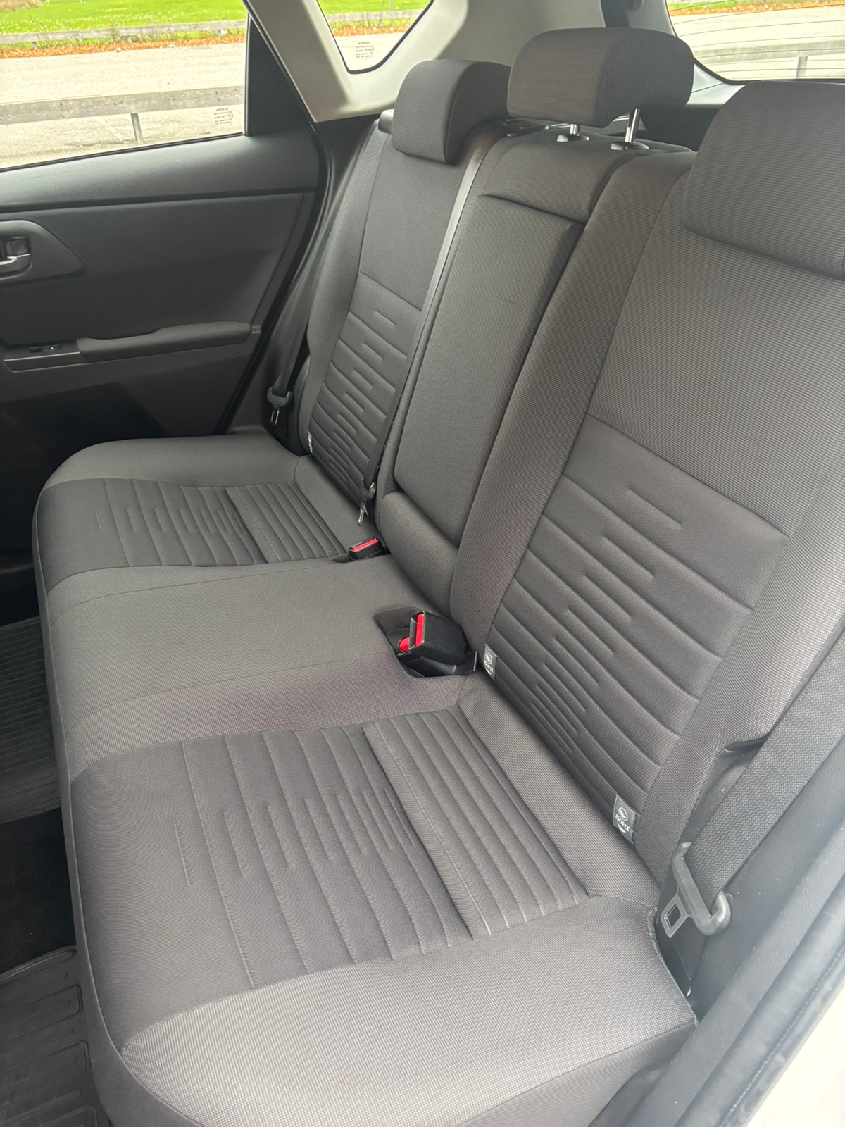 Toyota Auris Hybrid e-CVT 2016, bild 7/10