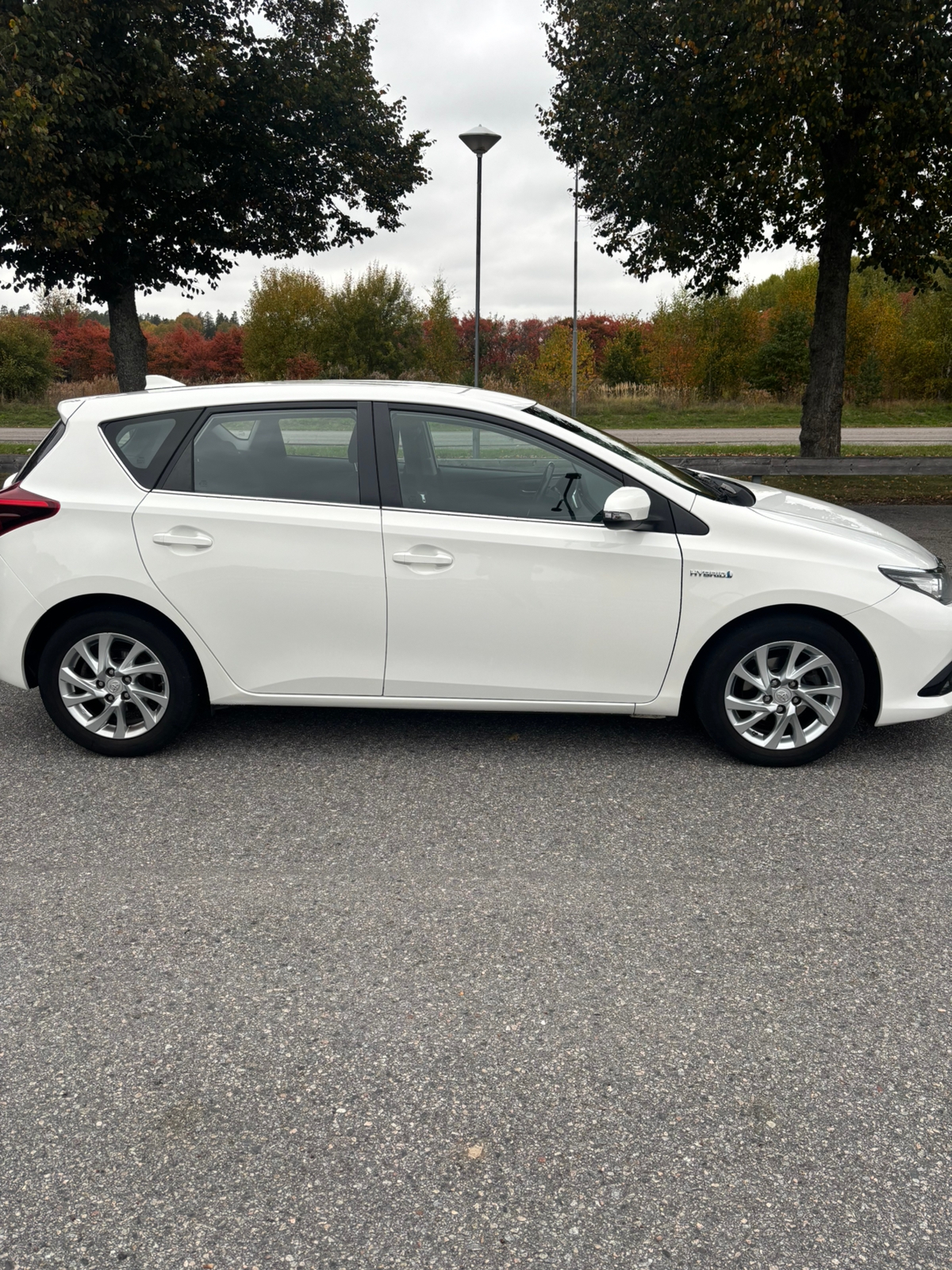 Toyota Auris Hybrid e-CVT 2016, bild 2/10