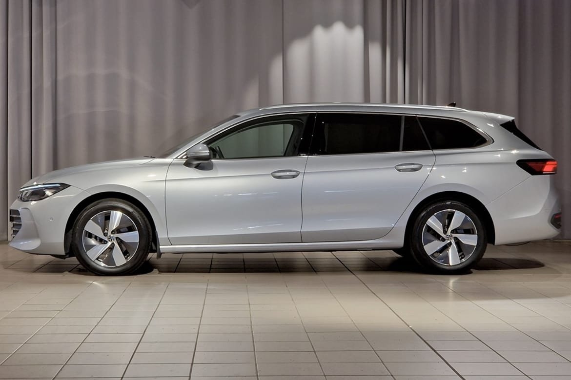 Volkswagen Passat 1.5 eTSI Business 2025, bild 2/10