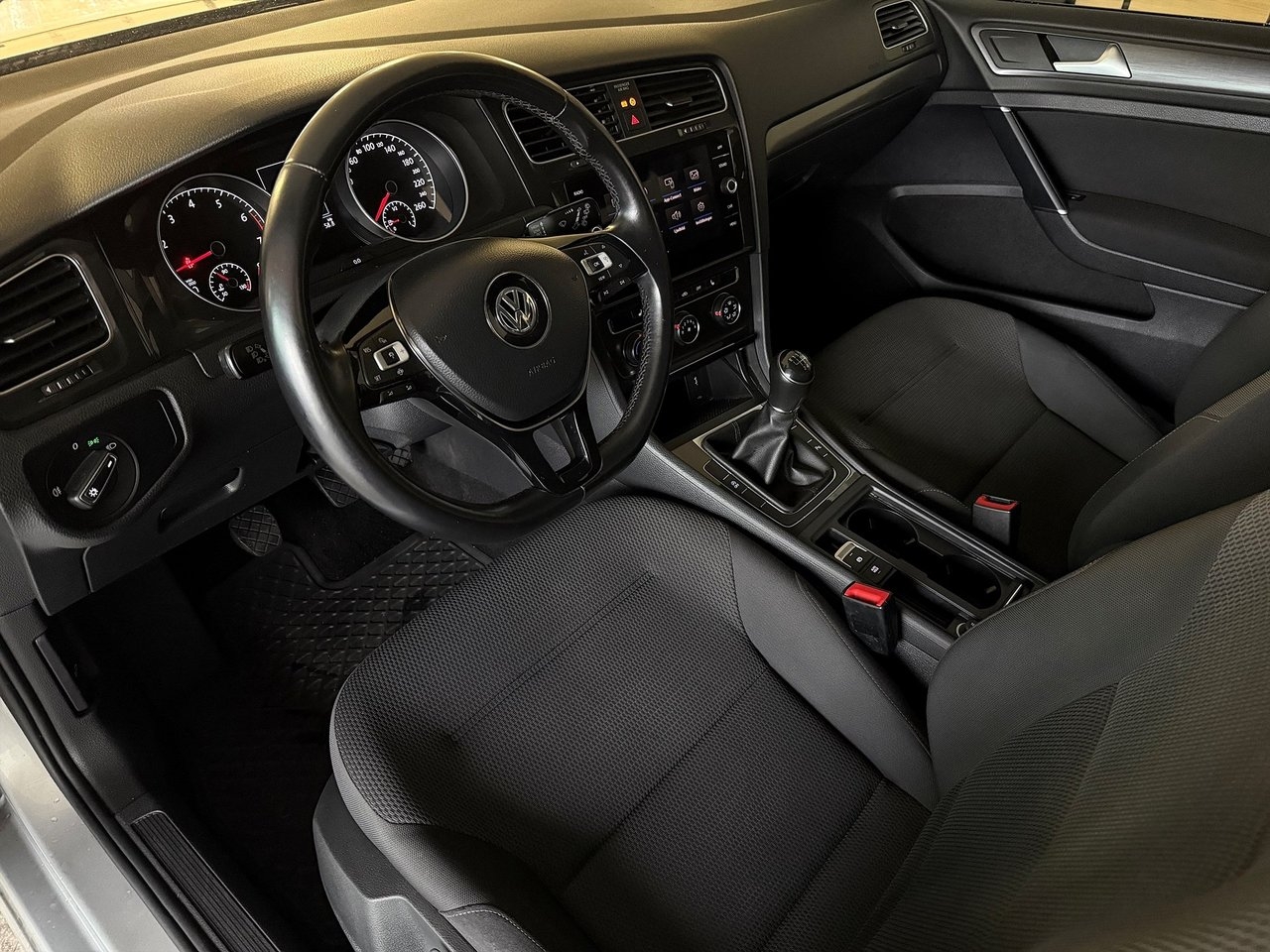 Volkswagen Golf 1.0 TSI 2020, bild 5/10