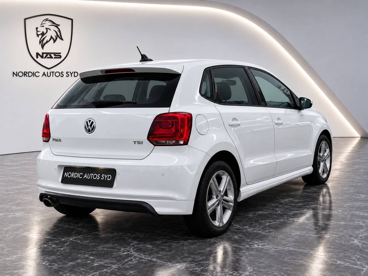Volkswagen Polo 1.2 TSI R-Line 2013, bild 6/10