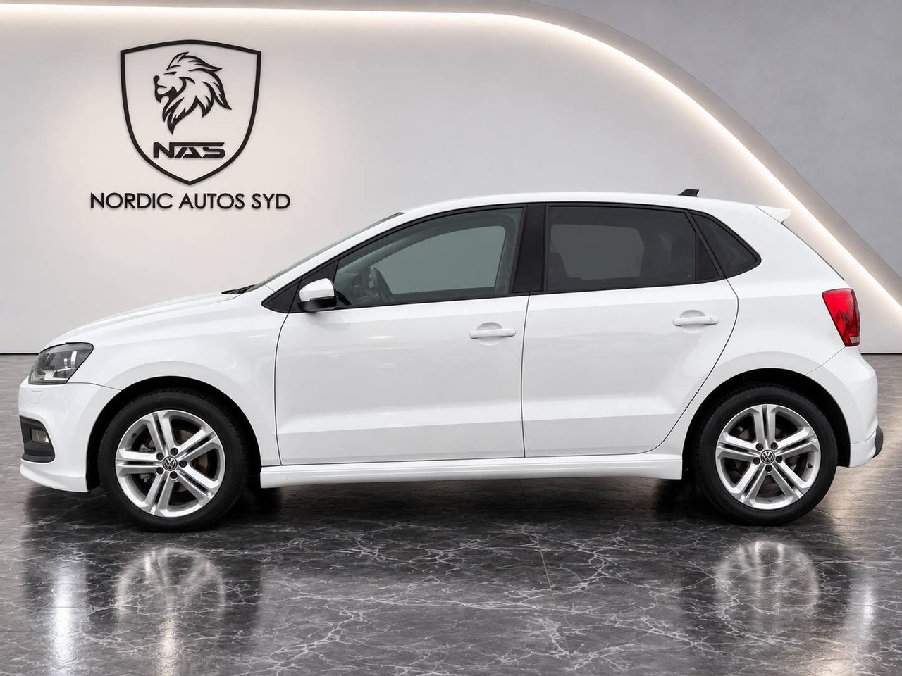 Volkswagen Polo 1.2 TSI R-Line 2013, bild 3/10
