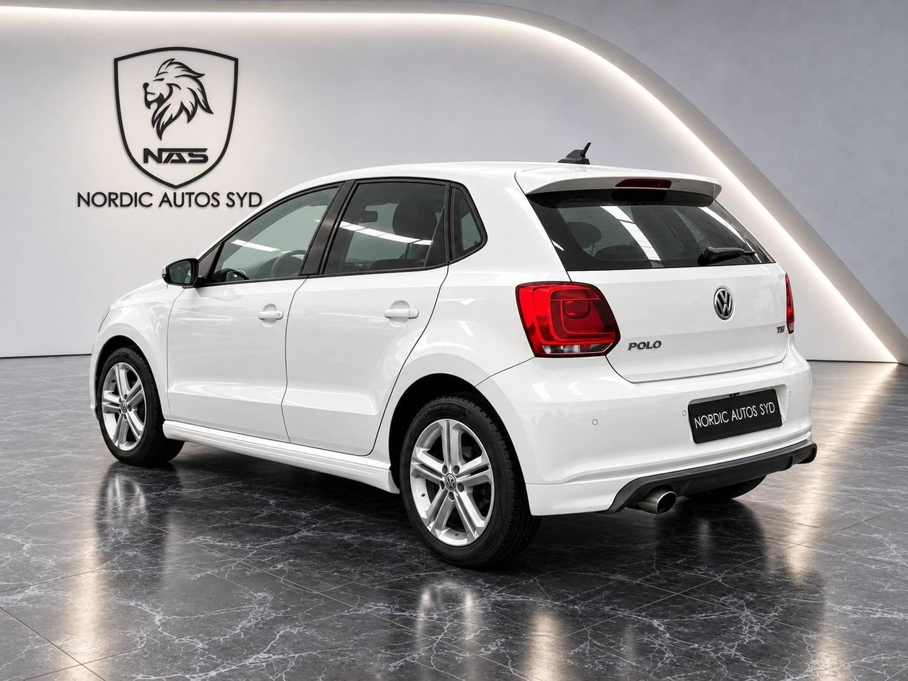 Volkswagen Polo 1.2 TSI R-Line 2013, bild 4/10