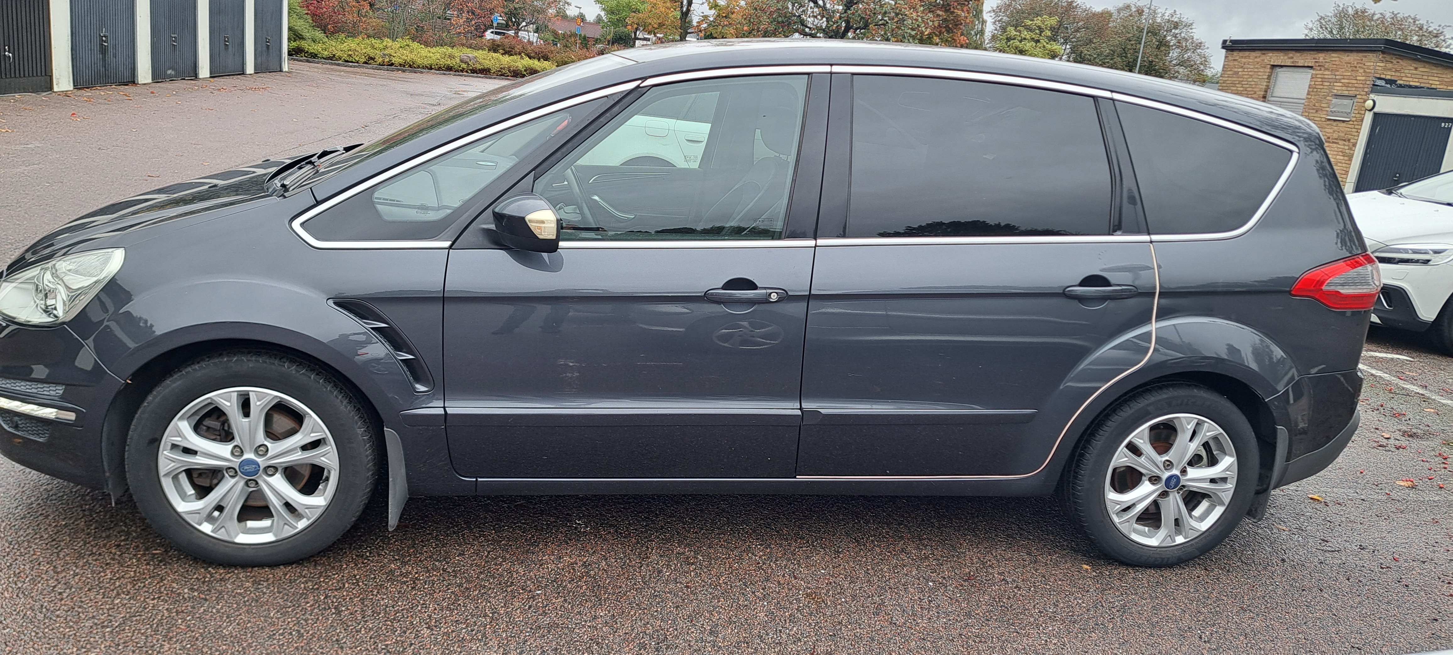 Ford S-MAX 2.0 TDCi Powershift 2011, bild 2/10