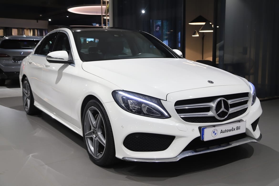 Mercedes-Benz C 220 d AMG - Line Sedan 2018, bild 2/10