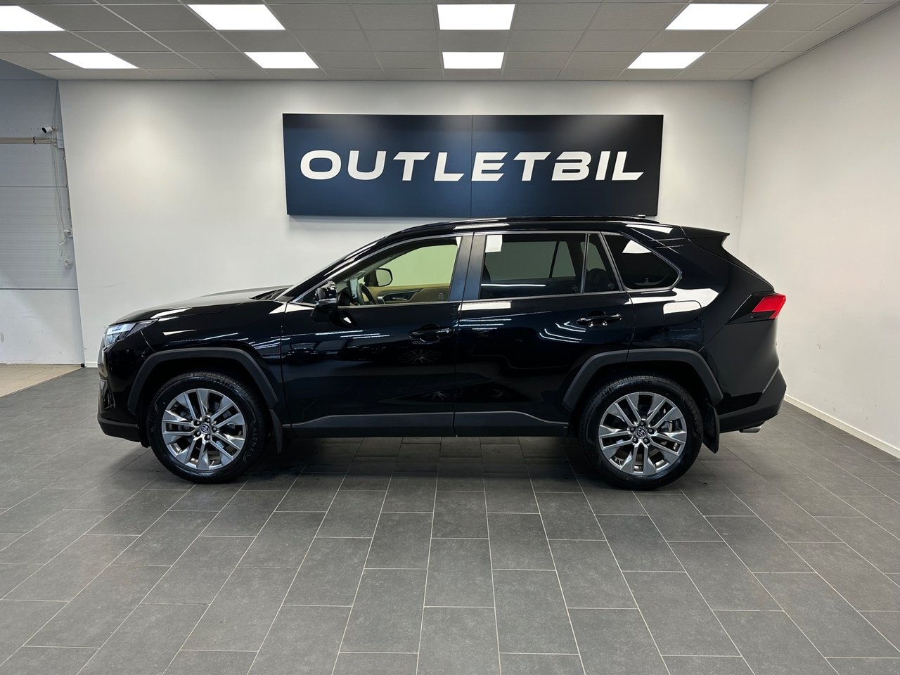 Toyota RAV4 2.5 Hybrid Executive 2024, kuva 2/10
