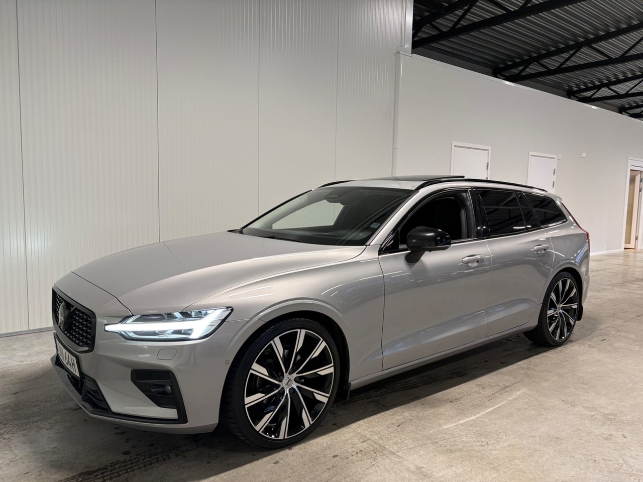 Volvo V60 B4 Diesel Ultimate Dark 2023, kuva 4/10