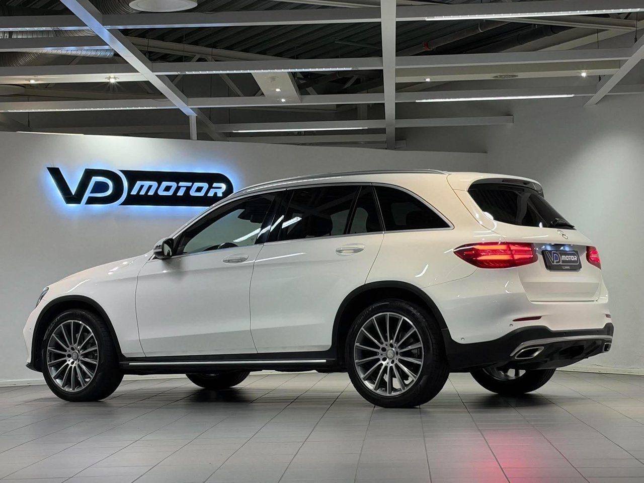 Mercedes-Benz GLC 2016, bild 4/10
