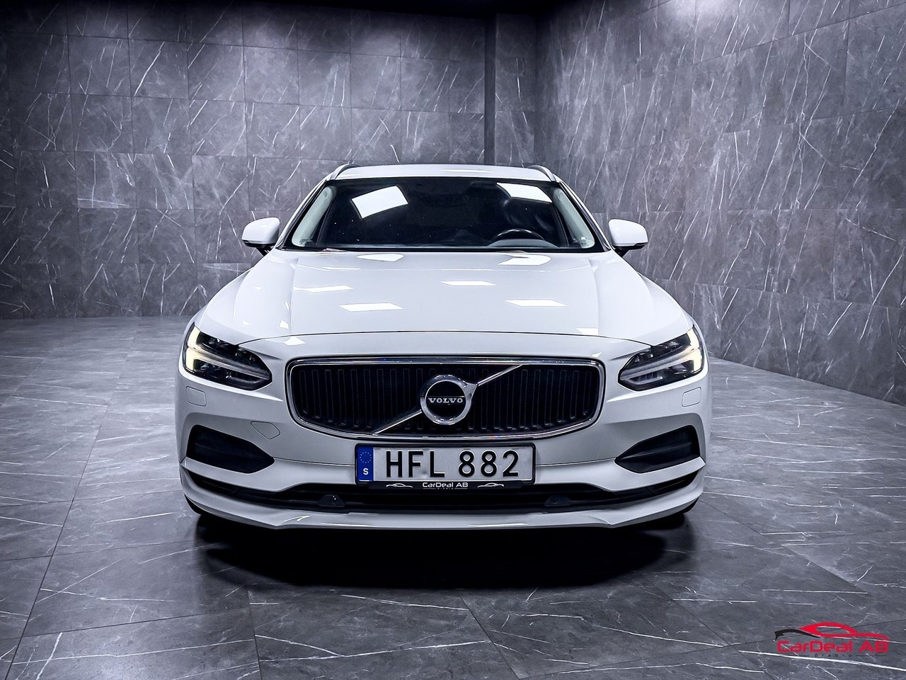 Volvo V90 D4 Kinetic 2018, bild 2/10