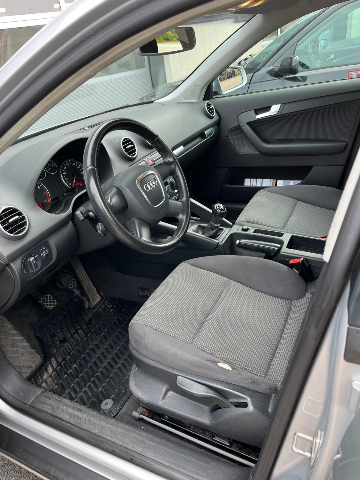 Audi A3 Sportback 2.0 FSI 16v Manuell 2006, bild 7/8