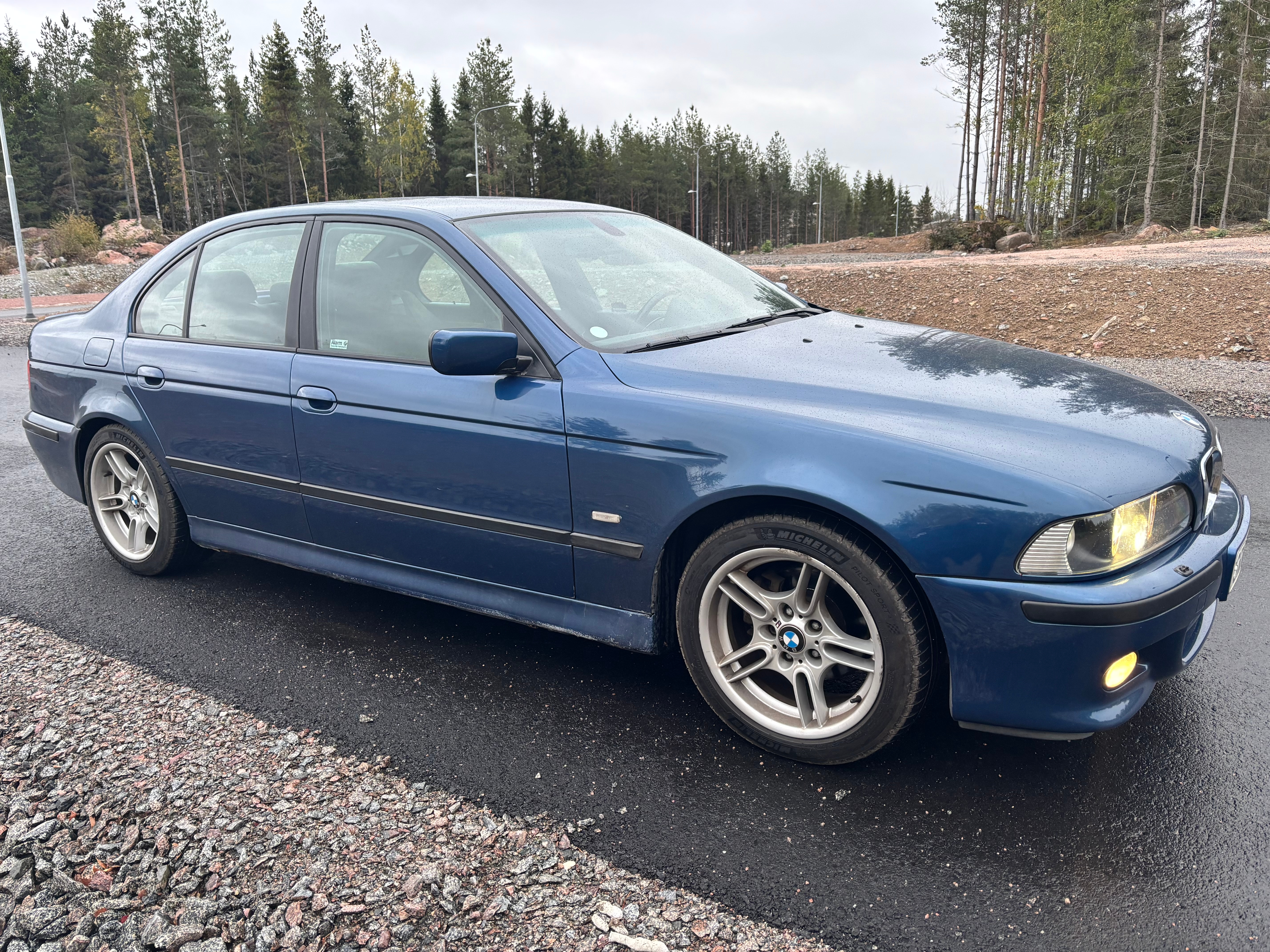 BMW 525