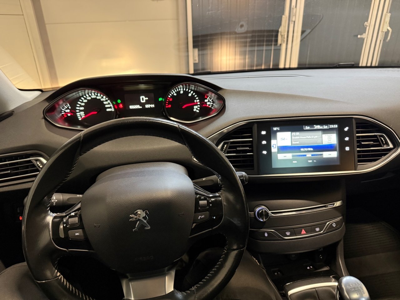 Peugeot 308 BlueHDi 120 Active 2014, bild 6/10