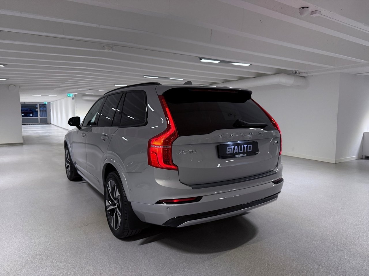 Volvo XC90 B5 Diesel 2023, photo 7/10