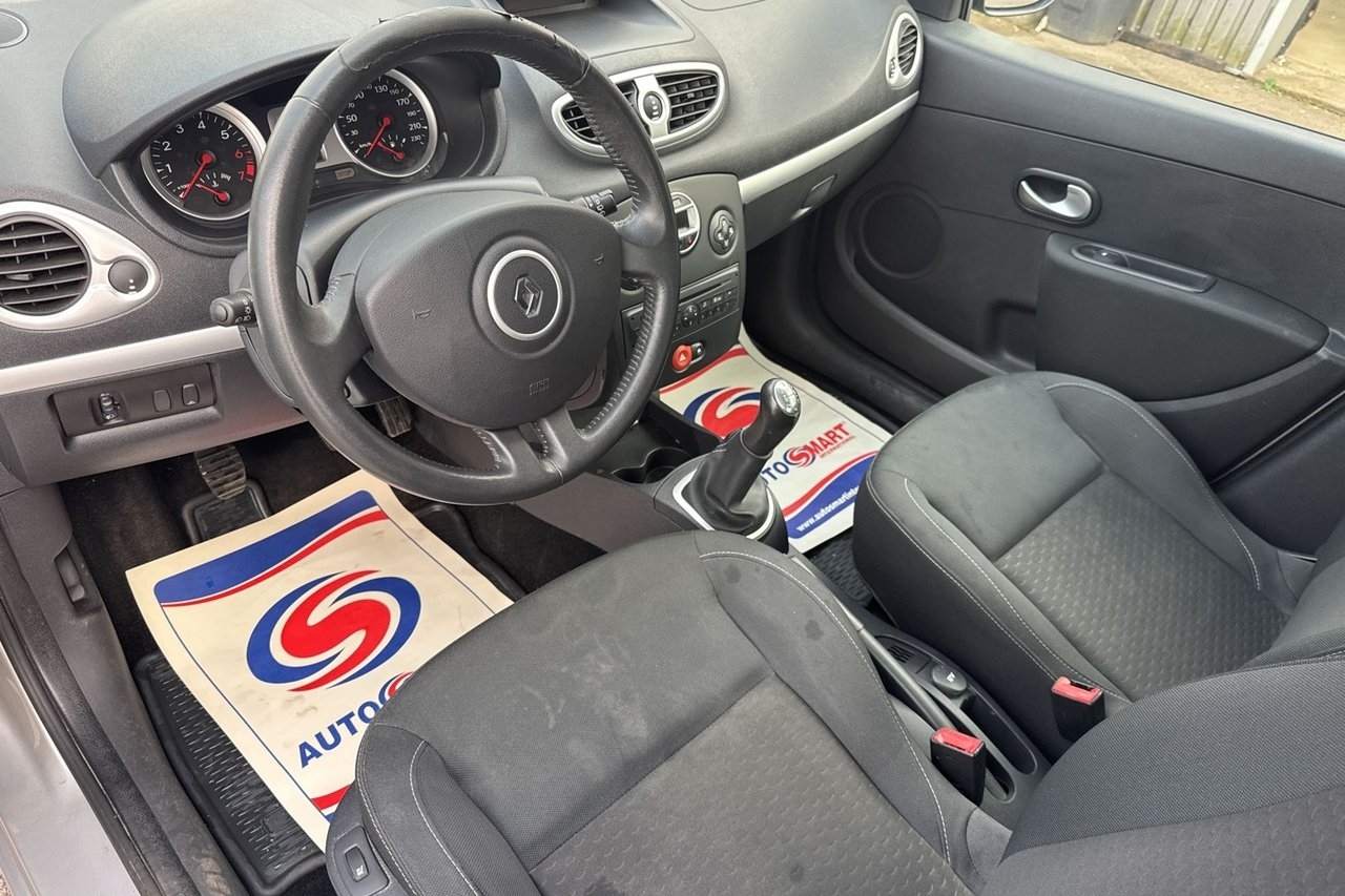Renault Clio TCe 100 2010, kuva 6/10