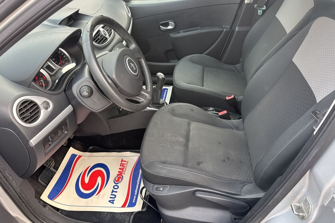 Renault Clio TCe 100 2010, kuva 5/10