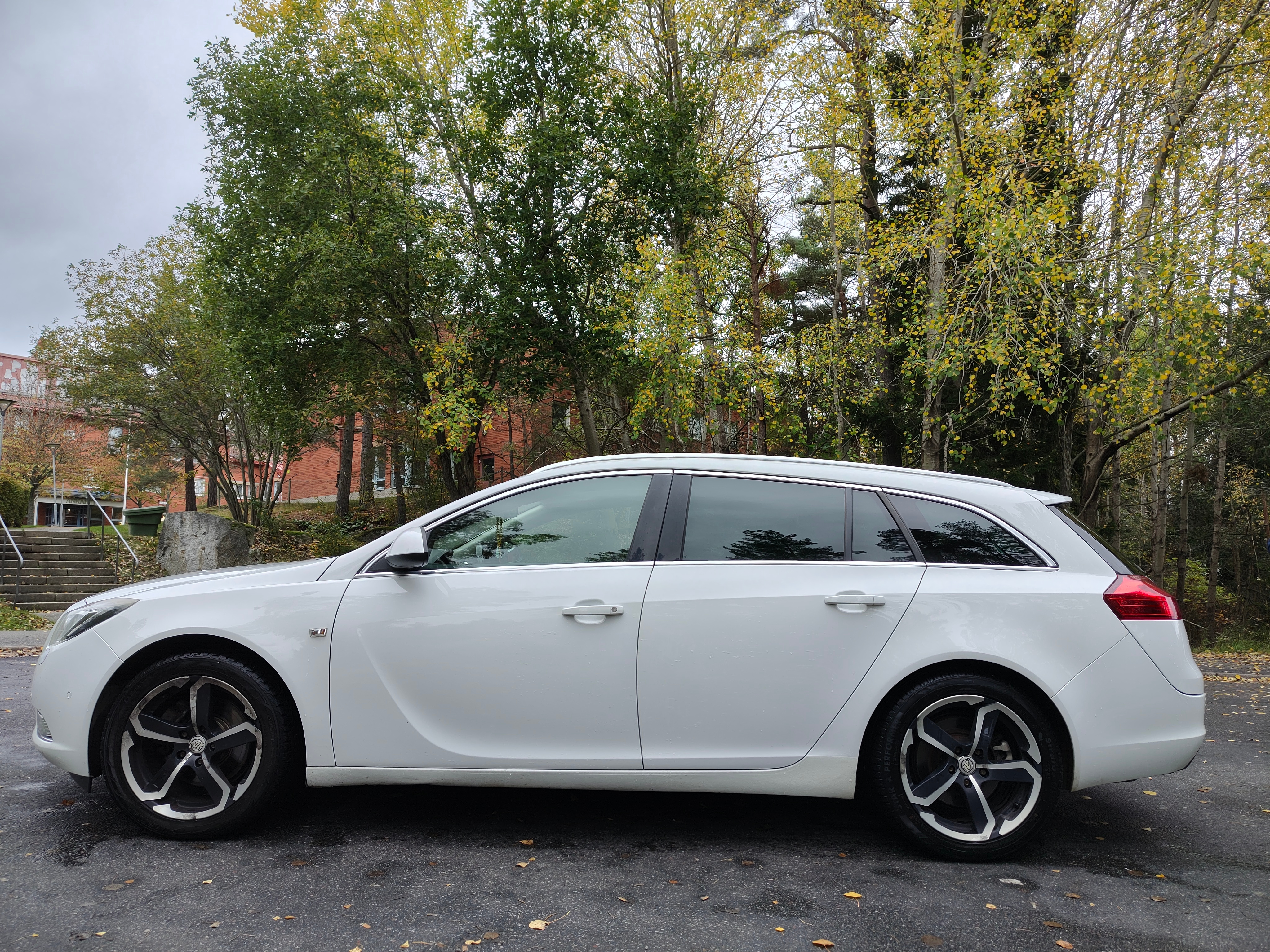 Opel Insignia kombi 2011, bild 2/10