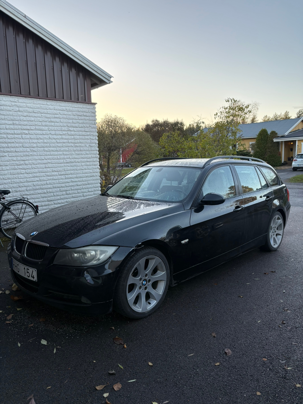 BMW 320i 2007, bild 2/6