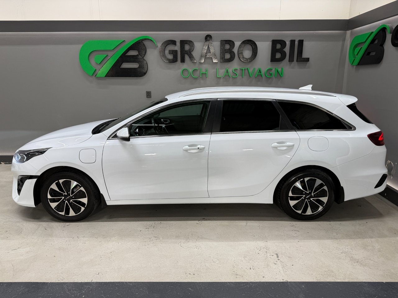 Kia Ceed 1.6 GDI Action 2023, bild 2/10