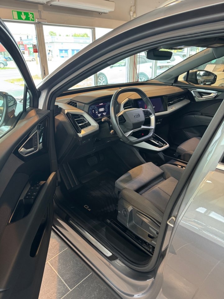 Audi Q4 e-tron 45 Advanced Proline 2024, bild 2/10