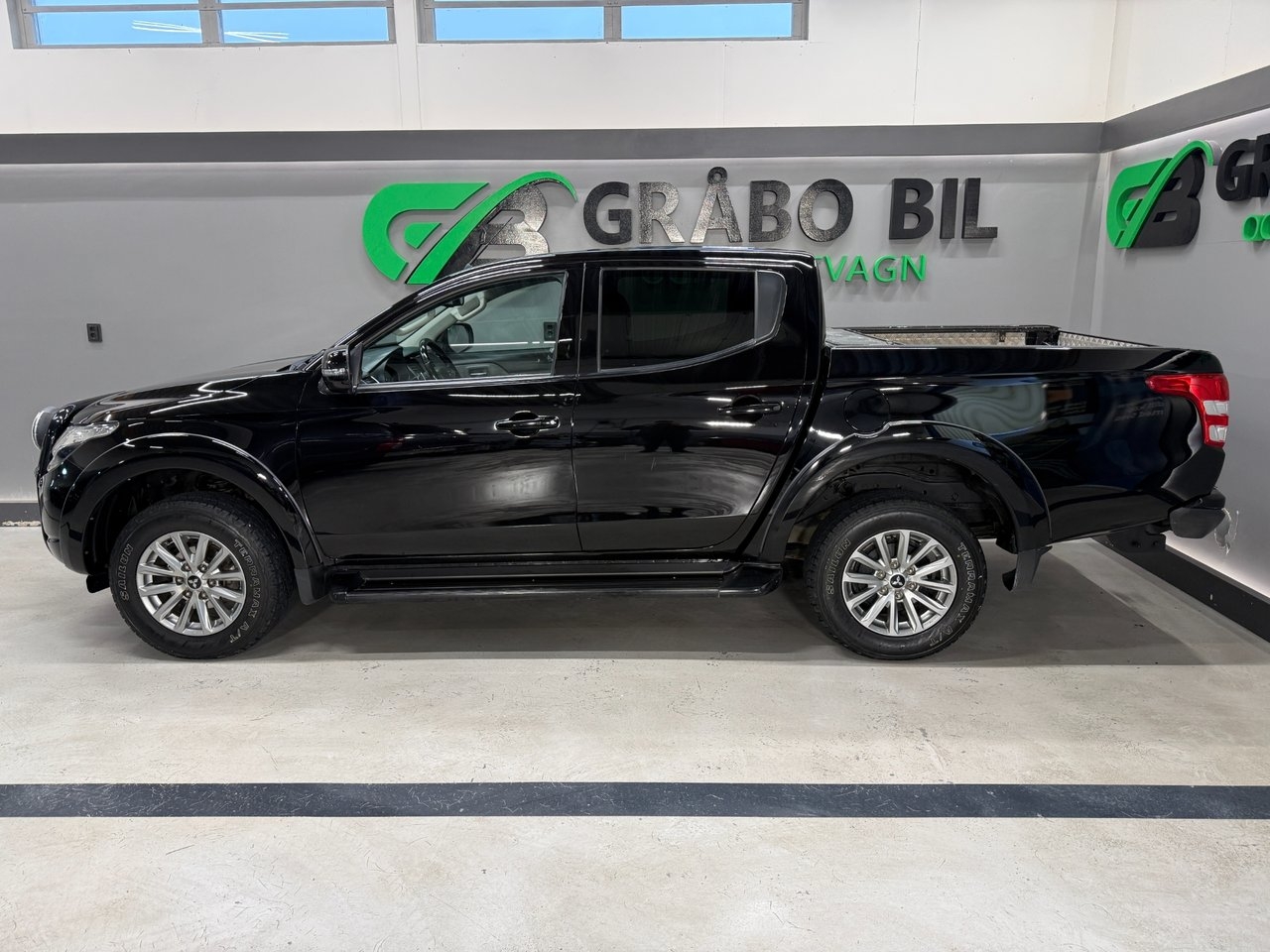 Mitsubishi L200 2.4 DI-D+ 2018, kuva 2/10