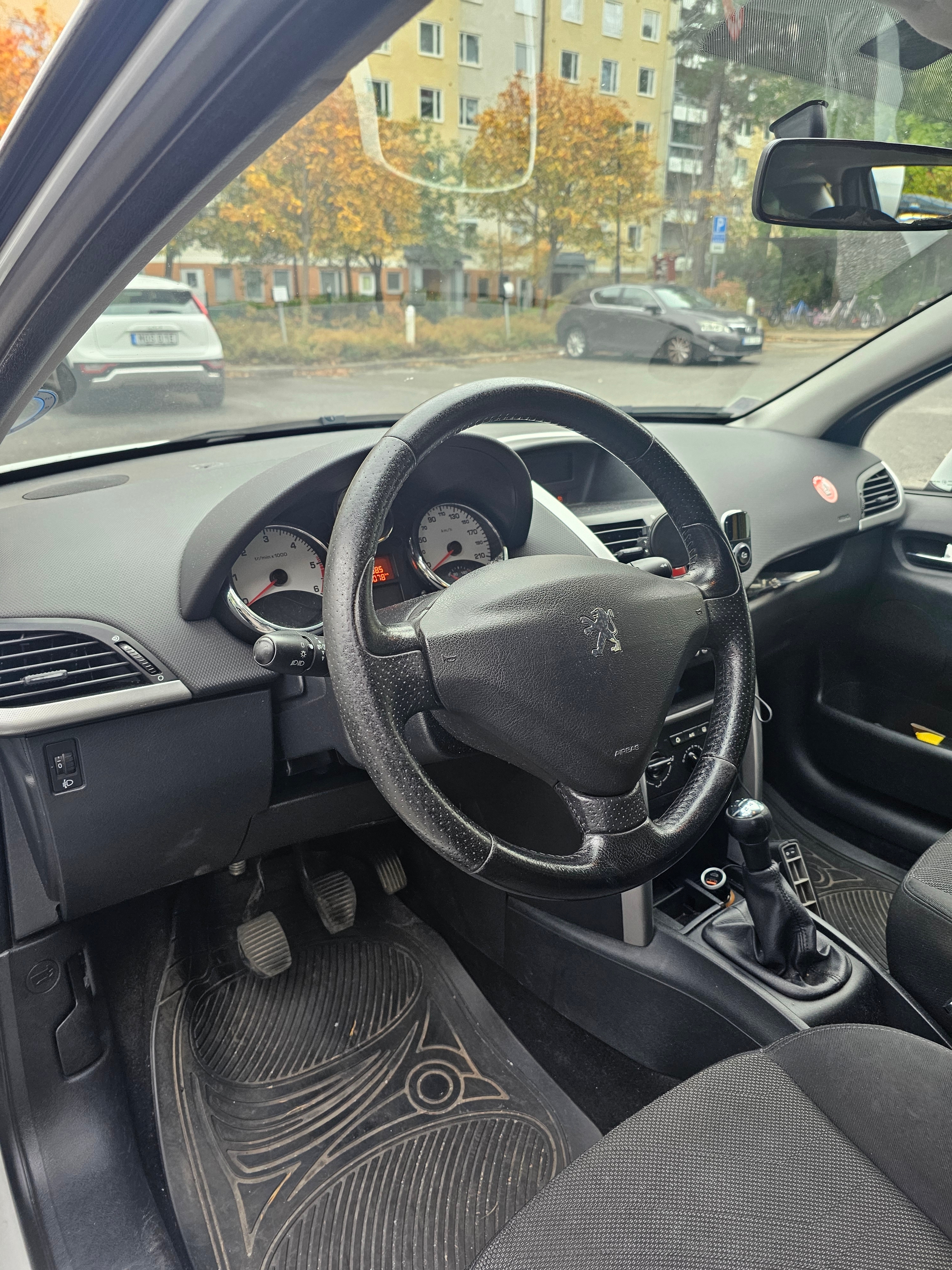 Peugeot 207 SW 1.6 HDi FAP Manuell 2008, bild 5/8