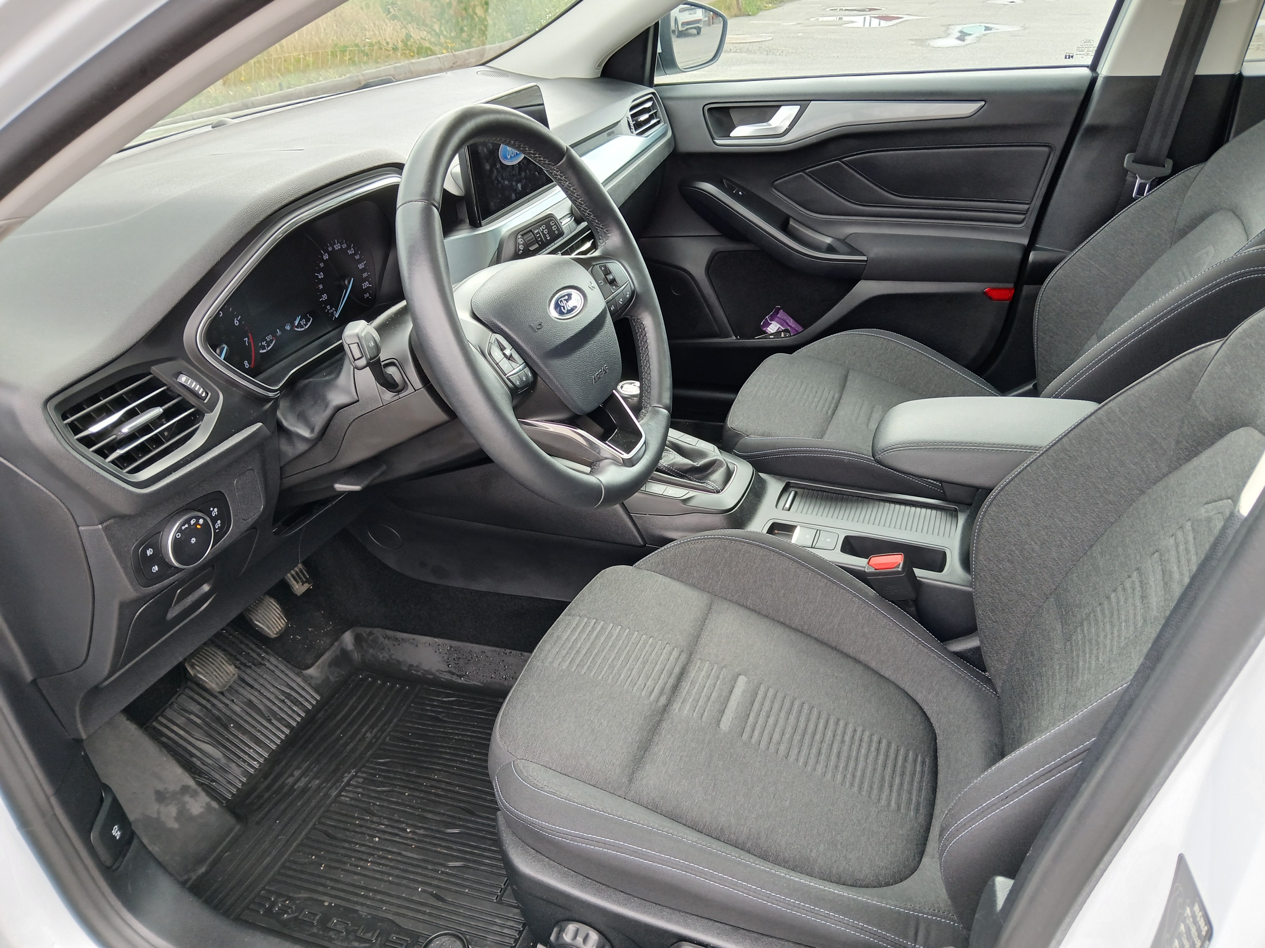 Ford Focus Active 1.0 EcoBoost 2019, photo 7/10