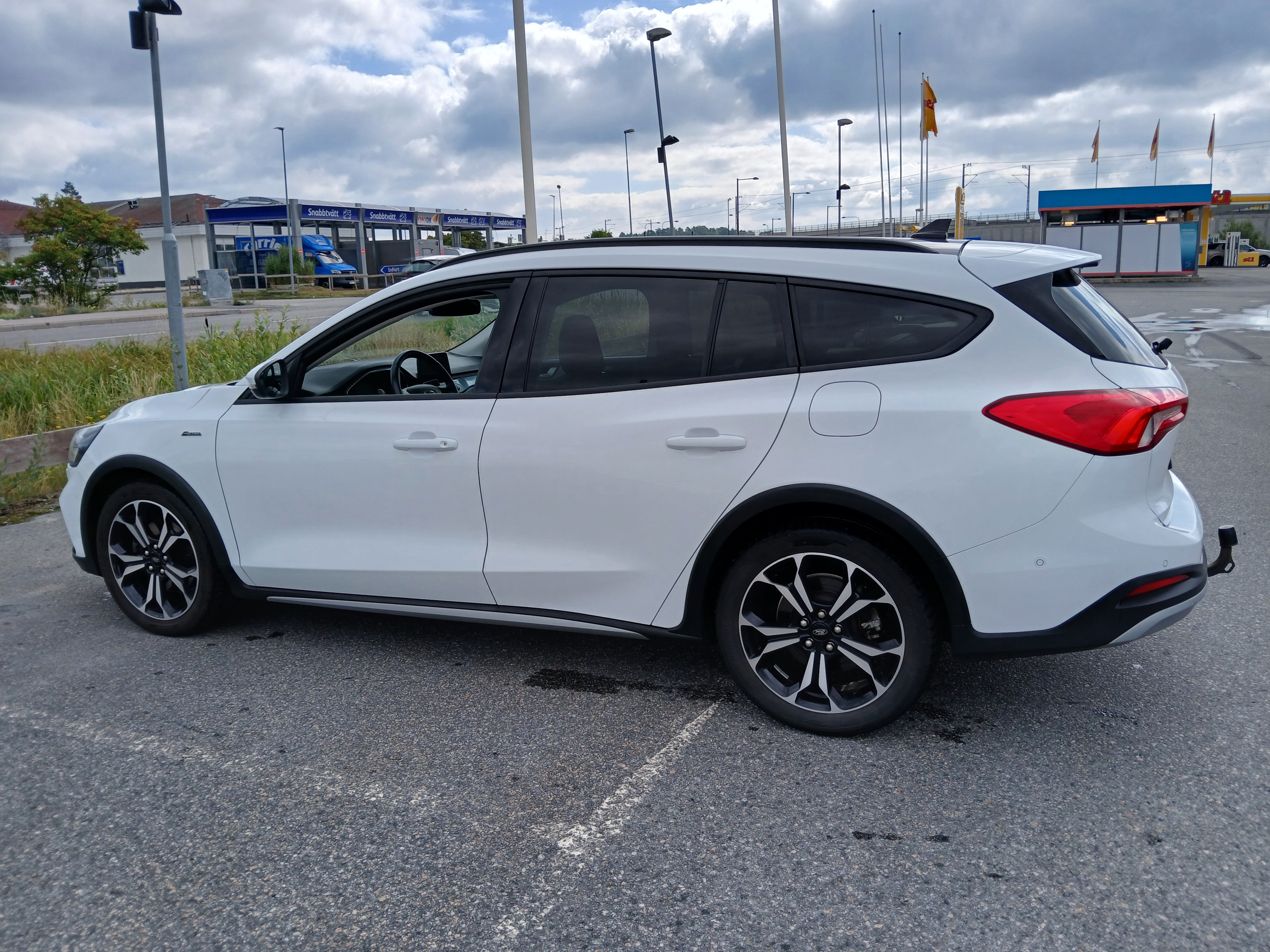 Ford Focus Active 1.0 EcoBoost 2019, photo 3/10