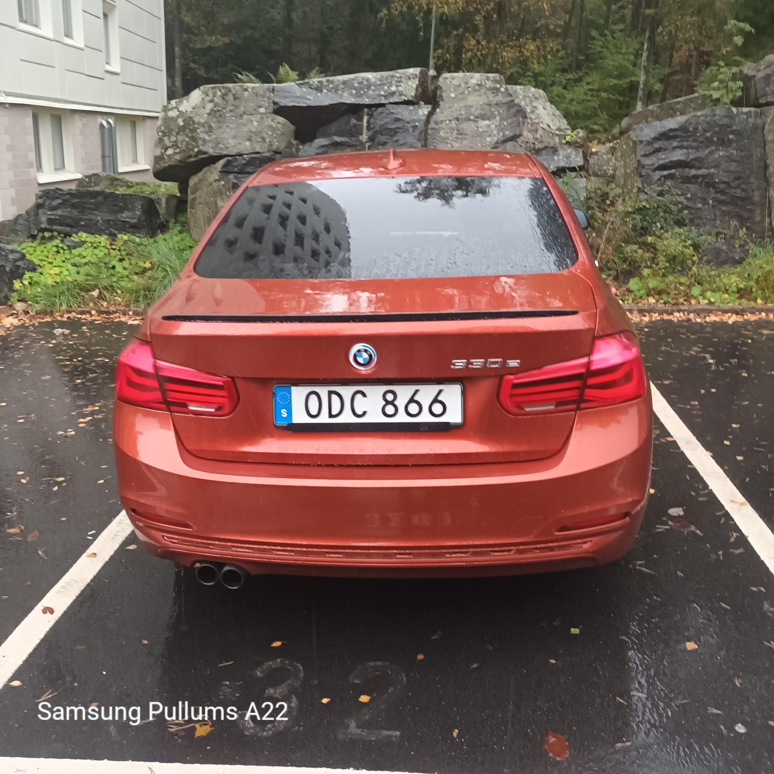 BMW 330e 2018, bild 2/4