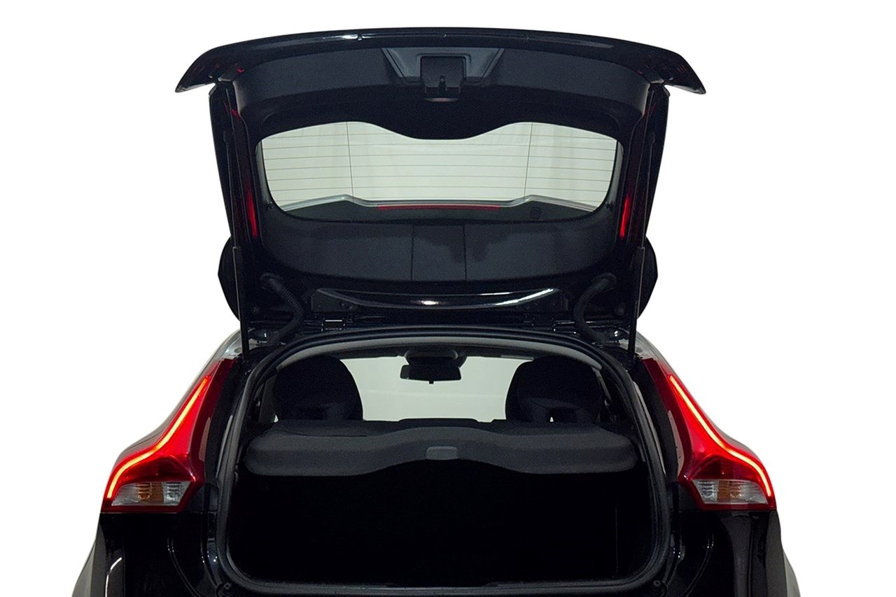 Volvo V40 D3 Momentum Business Pro 2016, photo 30/30