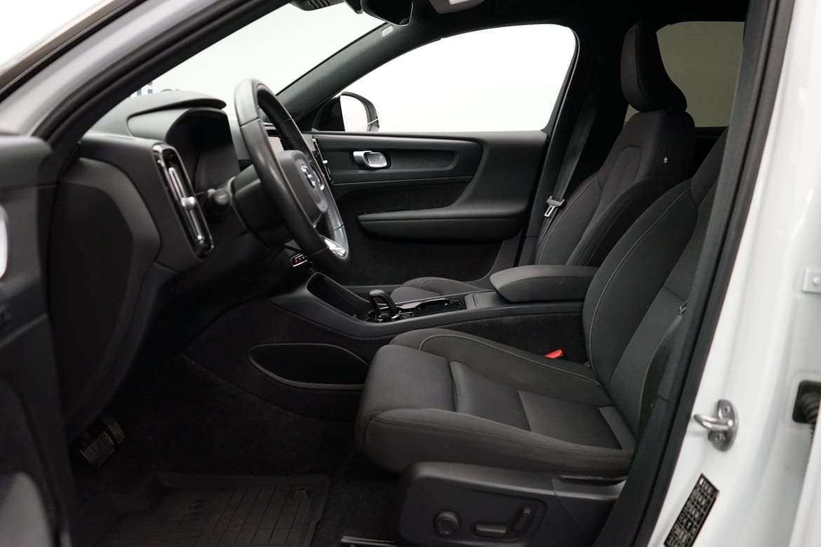 Volvo XC40 Plus 2023, kuva 5/10