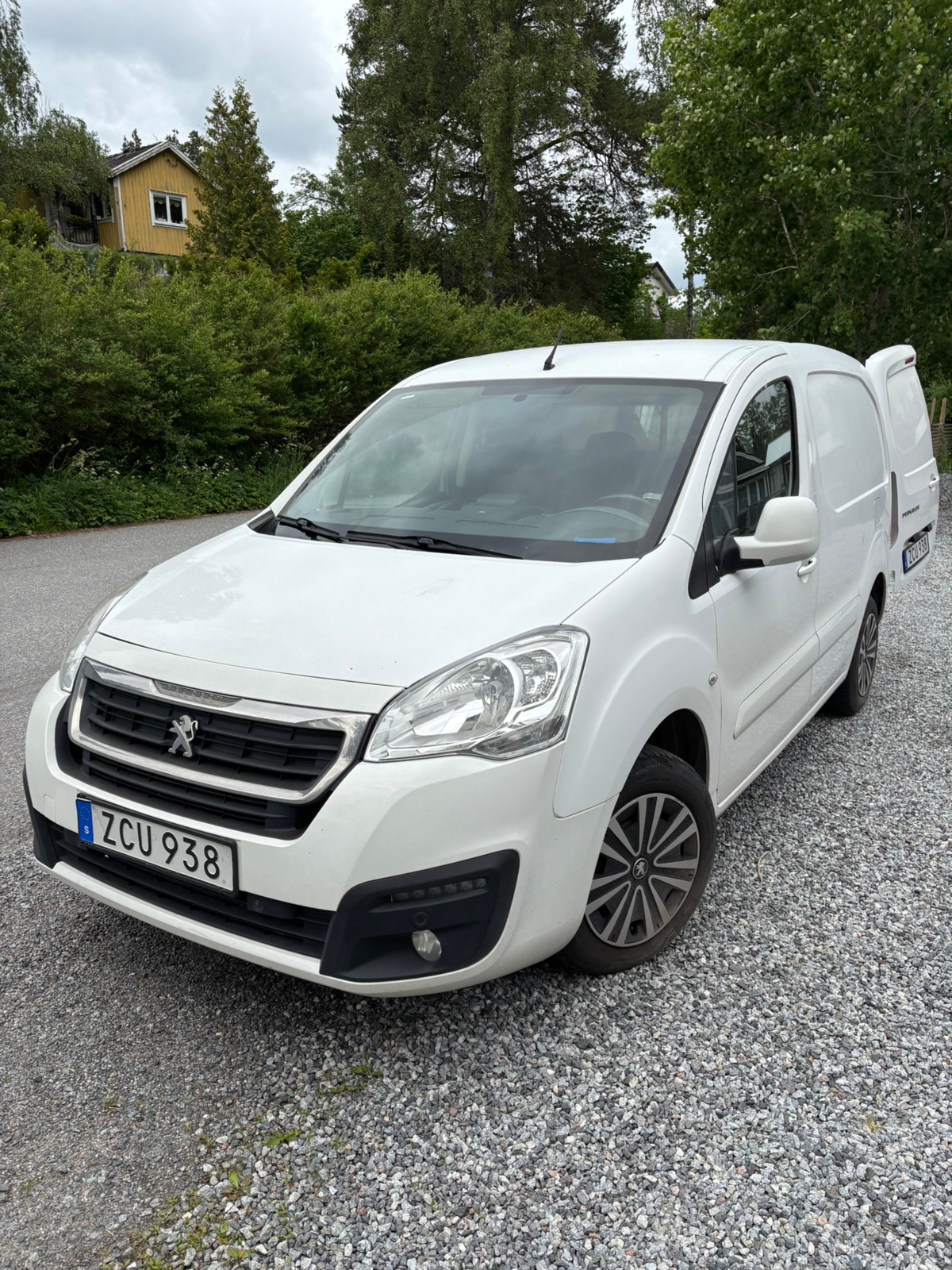 Peugeot Partner BlueHDi 100 2017, bild 2/7