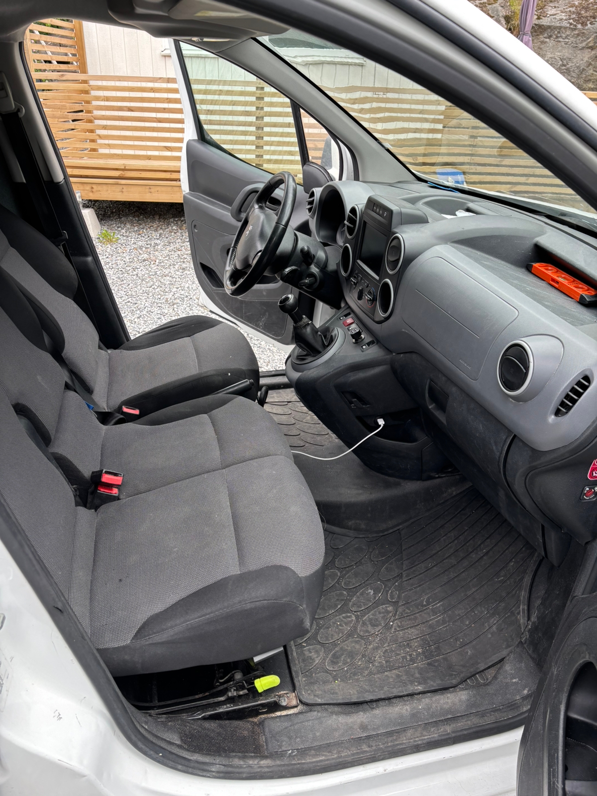 Peugeot Partner BlueHDi 100 2017, bild 6/7