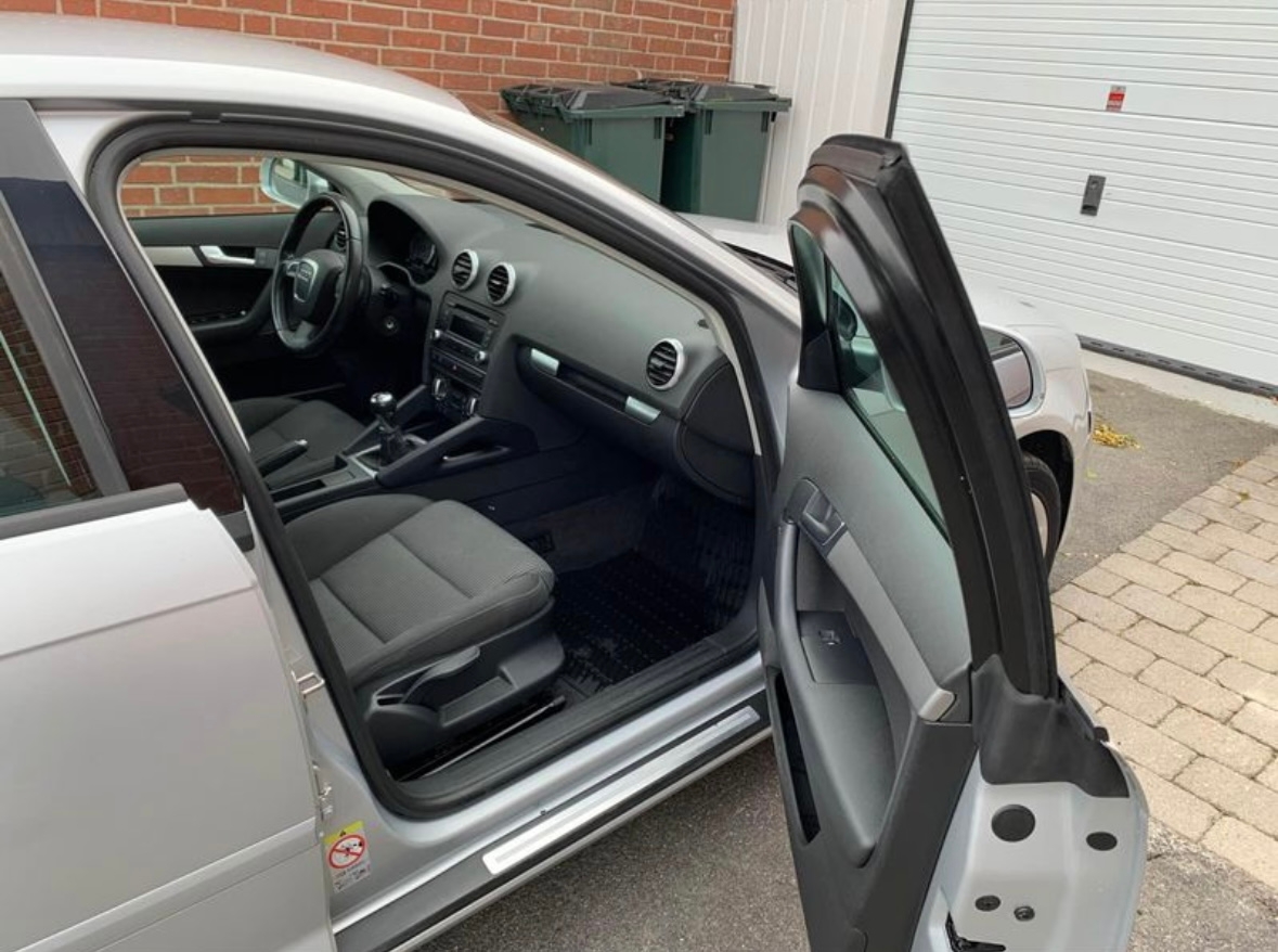 Audi A3 Sportback 2.0 TDI Manuell 2012, bild 8/8
