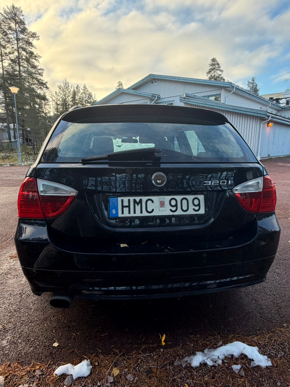 BMW 320i 2008, bild 4/5