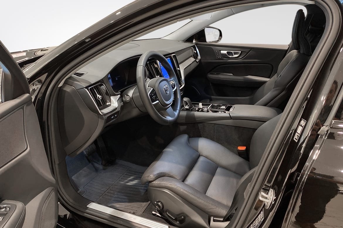 Volvo V60 Plus Dark Nordic 2026, photo 6/10