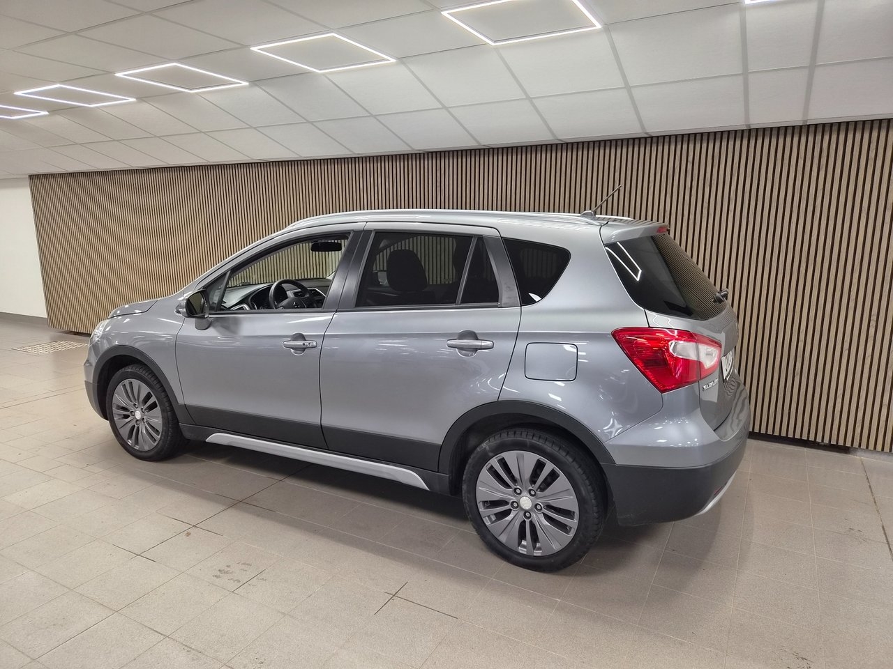 Suzuki S-Cross 2014, kuva 4/10