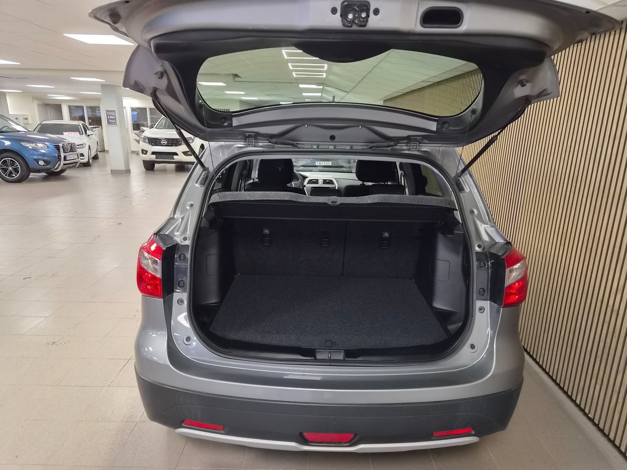Suzuki S-Cross 2014, kuva 6/10