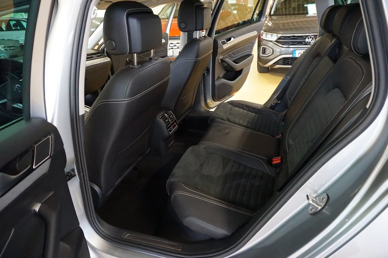 Volkswagen Passat 2023, bild 4/10