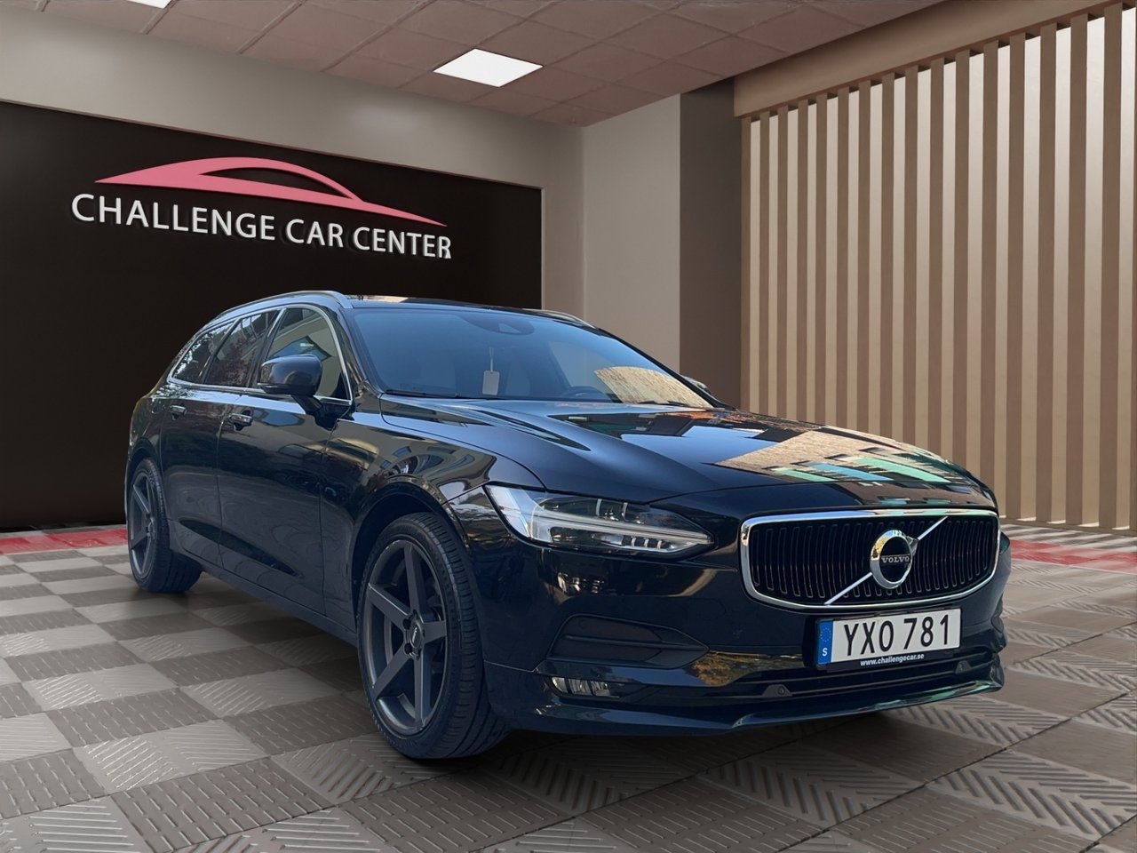 Volvo V90 D4 Business Advanced 2018, bild 2/10