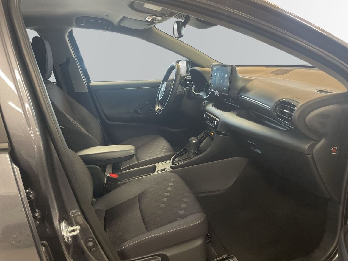 Toyota Yaris 1.5 Hybrid 116 Active Plus 2026, photo 6/10